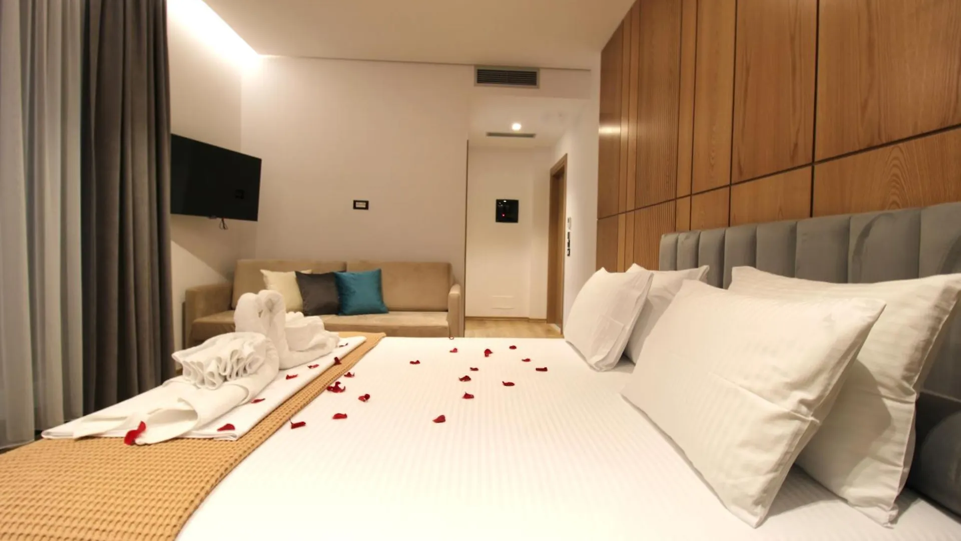 Ionian'S Breeze Hotel Ksamil 4*,  Albania